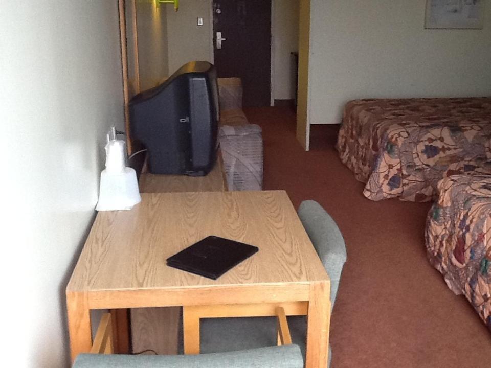 Regency Inn And Suites 鲍德温公园 外观 照片