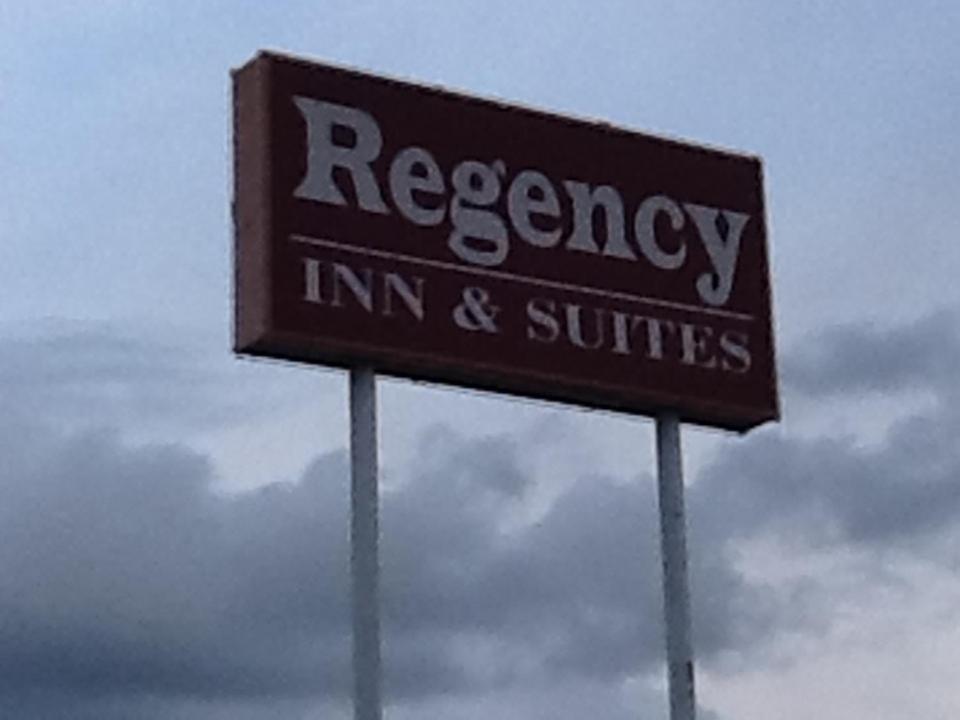 Regency Inn And Suites 鲍德温公园 外观 照片